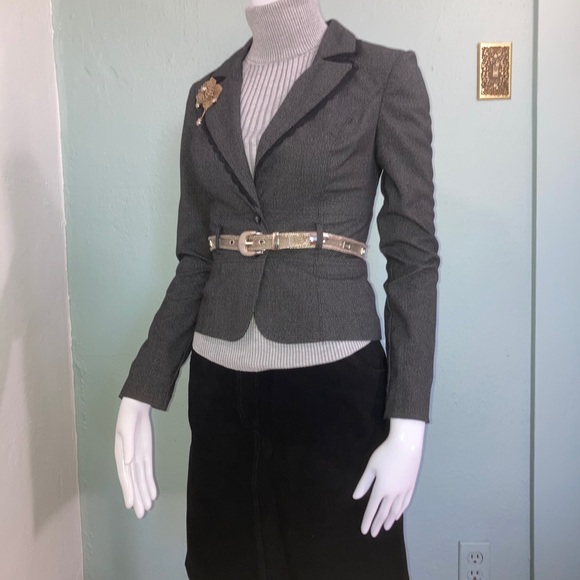 Lightweight Blazer with Pin and Belt XS - Picture 7 of 7